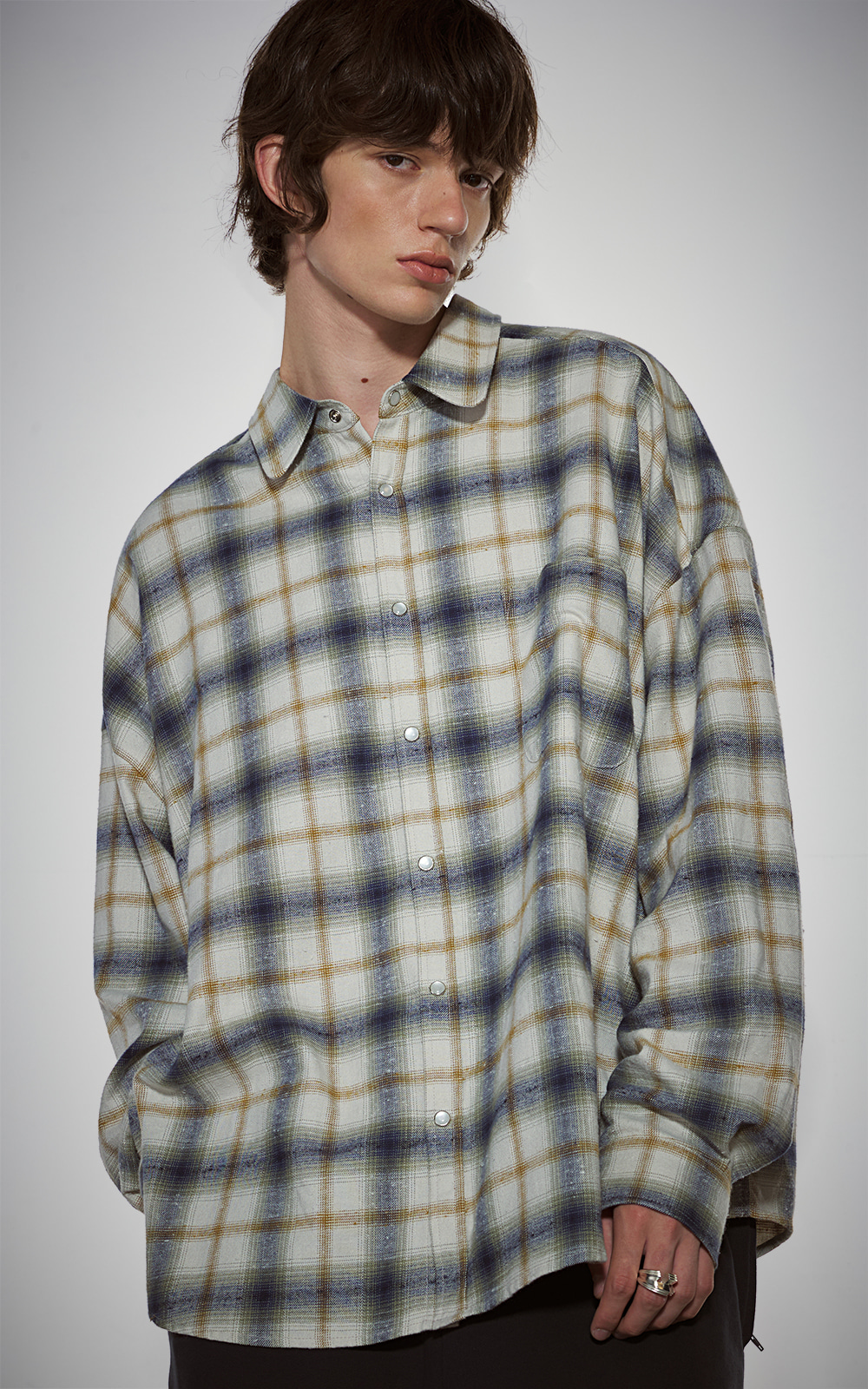 ROUNDED COLLAR CHECK SHIRT_IVORY