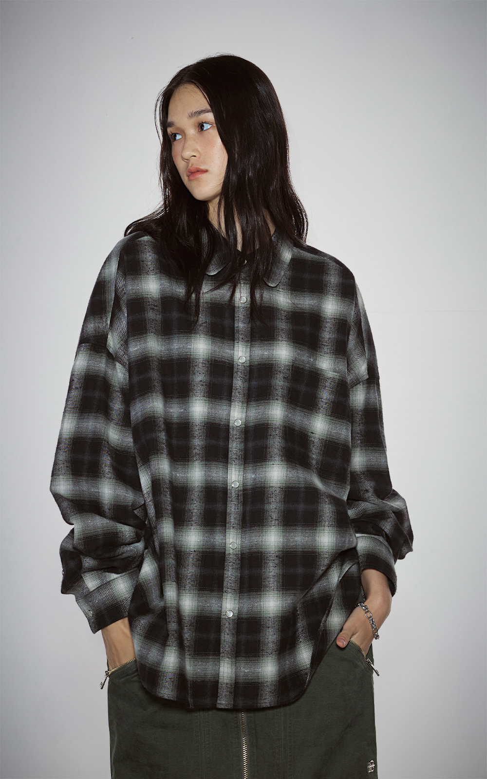 ROUNDED COLLAR CHECK SHIRT_BLACK