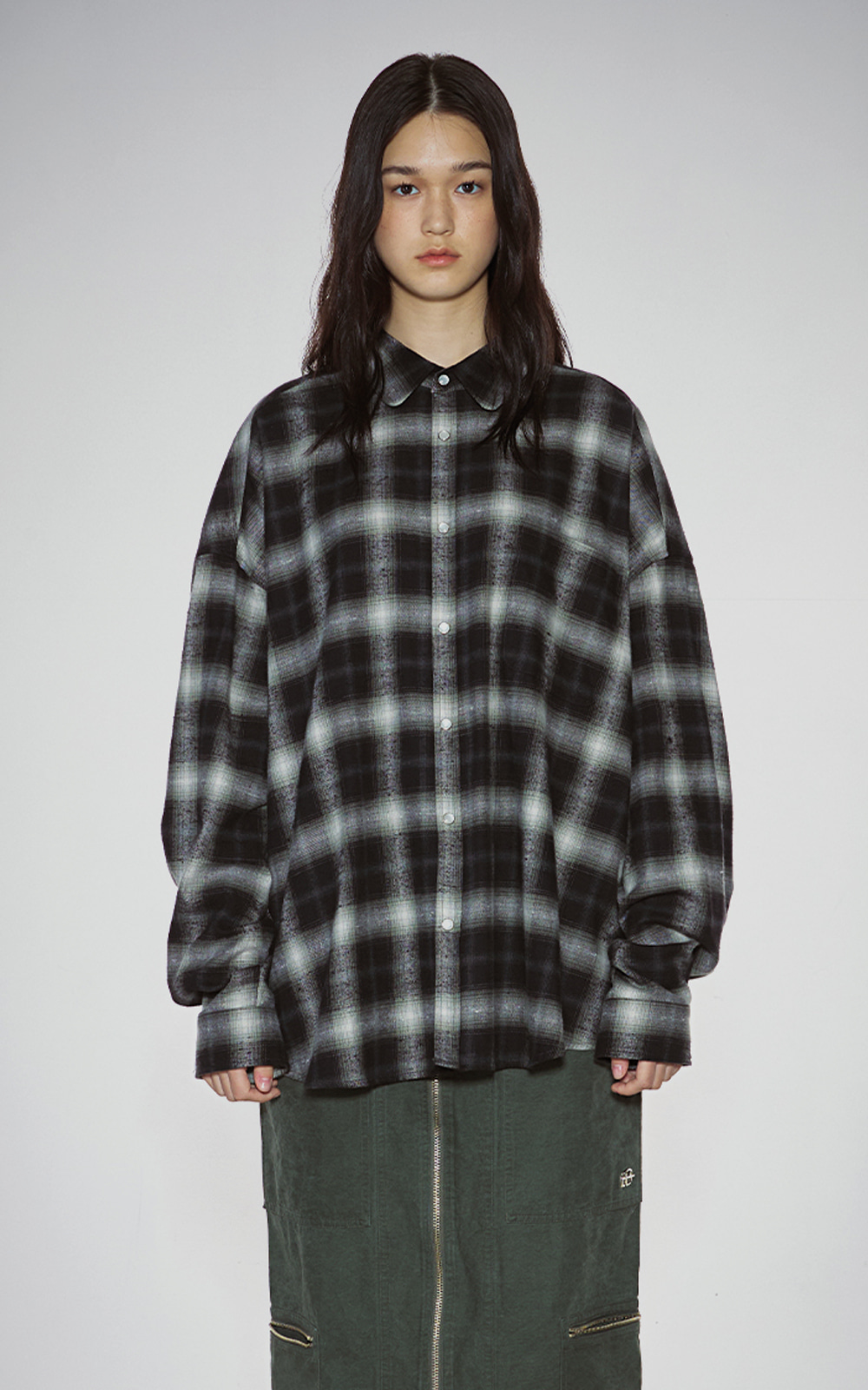 ROUNDED COLLAR CHECK SHIRT_BLACK